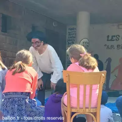 Le Capitaine Ordure fait chavirer l’école Étienne Saunier des Chavannes