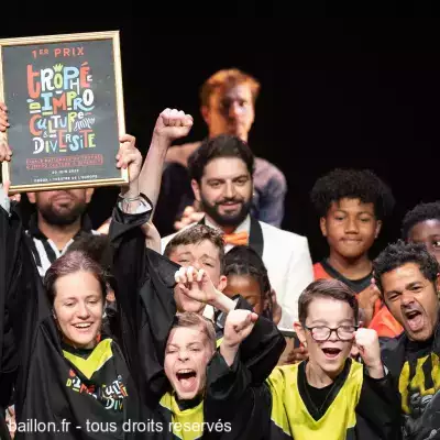 La LIS dans le staff arbitrale de la finale du Trophée d'Impro Culture et Diversité à Paris