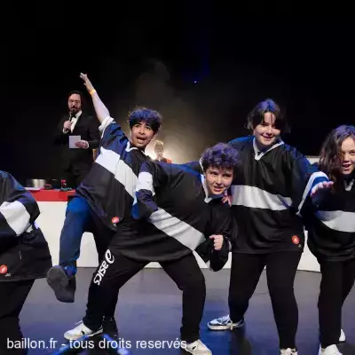 L'équipe de Savoie à la finale nationale du Trophée d'Impro Culture et Diversité à Paris