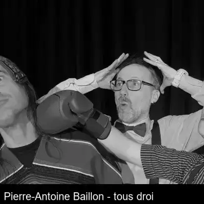 Cathy gold brille face à Macho Pichu