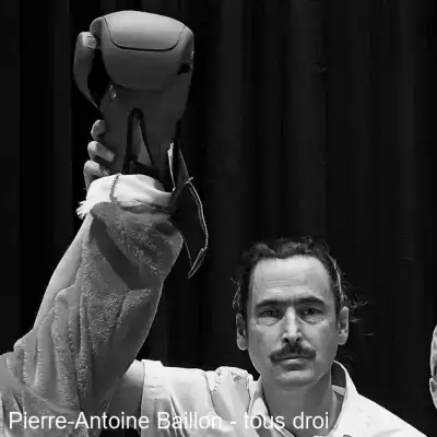 Chambéry - Le Benet de Noël gifle bébé hyde