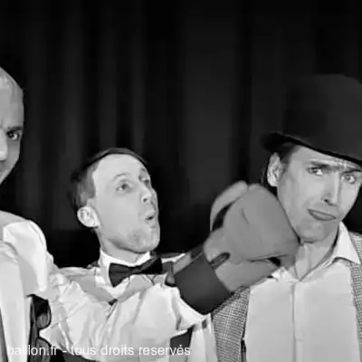 Le flic Ami arrête Harold Keaton