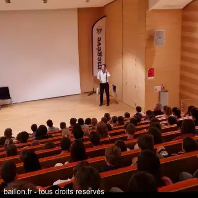 Spectacle sur les dangers des écrans et des réseaux à Megève