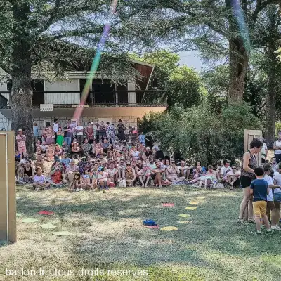 Spectacle devant les parents pour l'école de Gruffy en Haute-Savoie