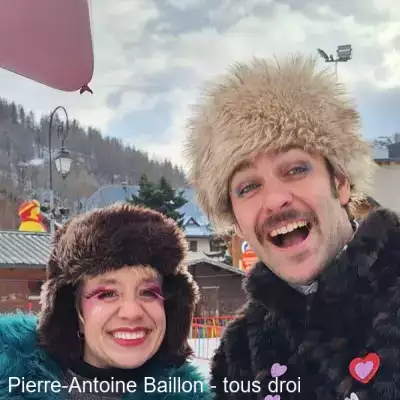 spectacle en déambulation pour la Saint Valentin dans une station de ski